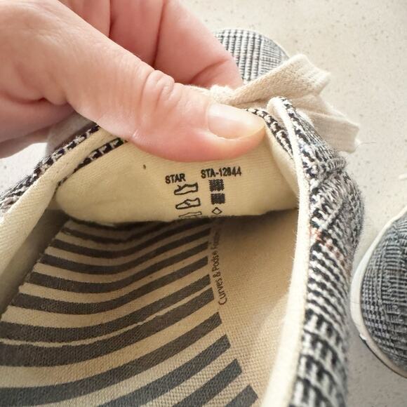 Taos Z79103 Womens Black Plaid Star Casual Sneaker Size US 8 - Picture 8 of 9